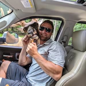 Meet your Posher, Simon